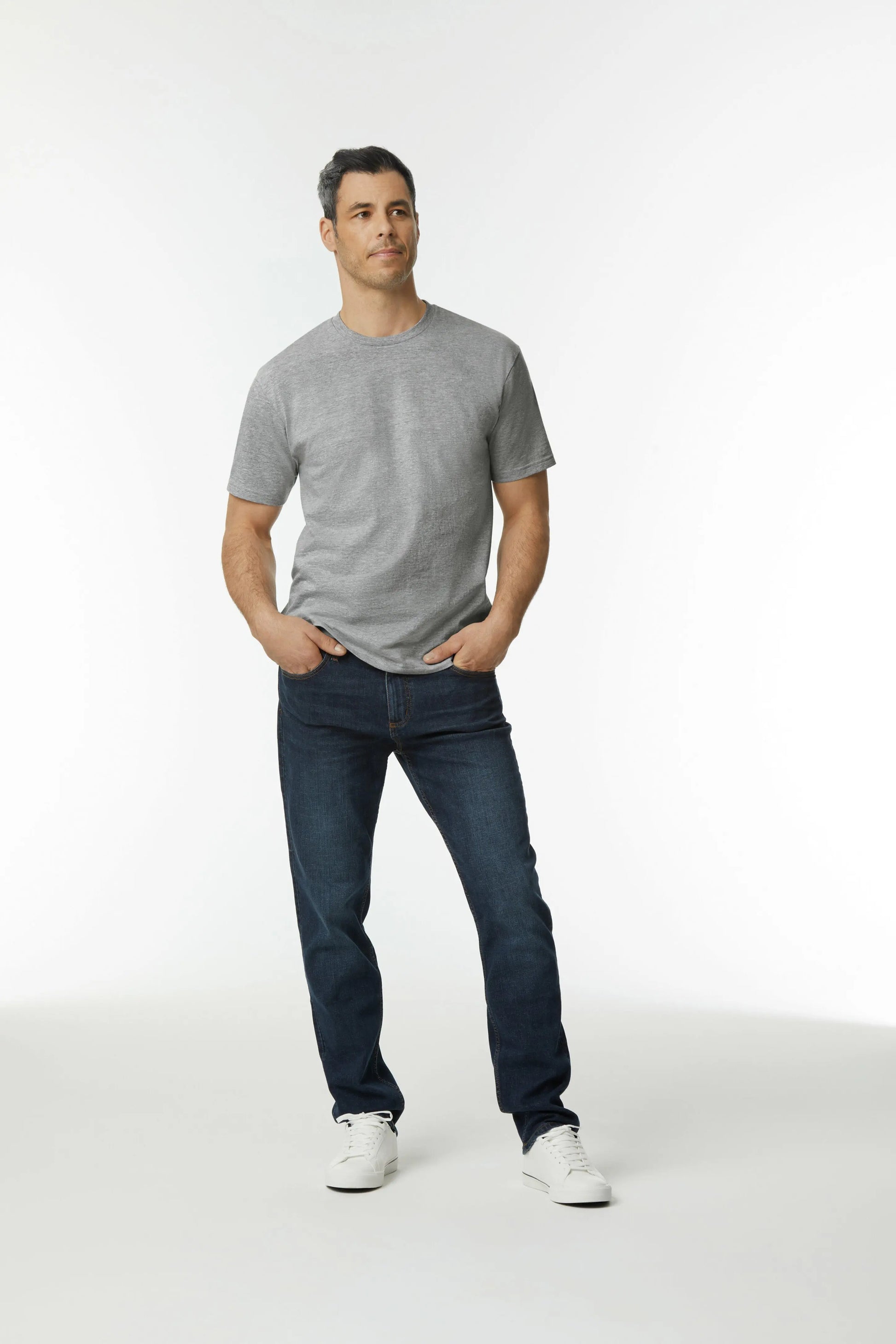 GD024 Gildan Midweight T-Shirt.